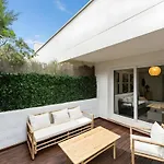 Апартаменти Exclusive Ground Floor With Large Garden In Puerto Banus Марбелья