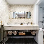 Exclusive Ground Floor With Large Garden In Puerto Banus *