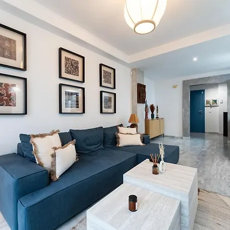 Exclusive Ground Floor With Large Garden In Puerto Banus *