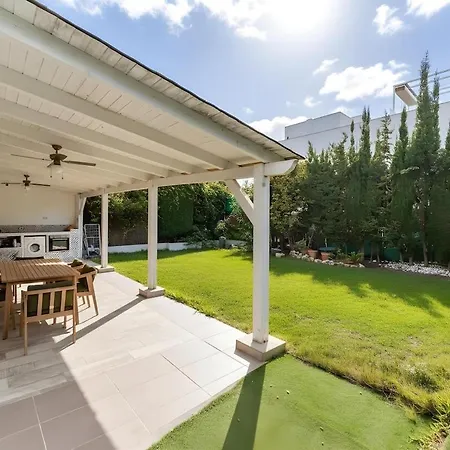 Exclusive Ground Floor With Large Garden In Puerto Banus Marbellac