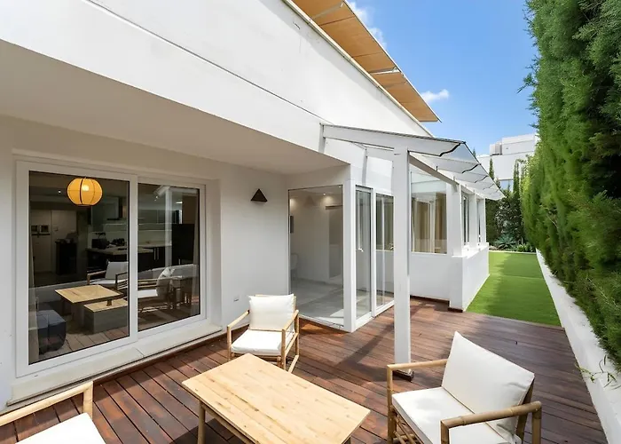 Exclusive Ground Floor With Large Garden In Puerto Banus Appartement