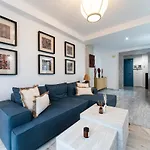 Exclusive Ground Floor With Large Garden In Puerto Banus *