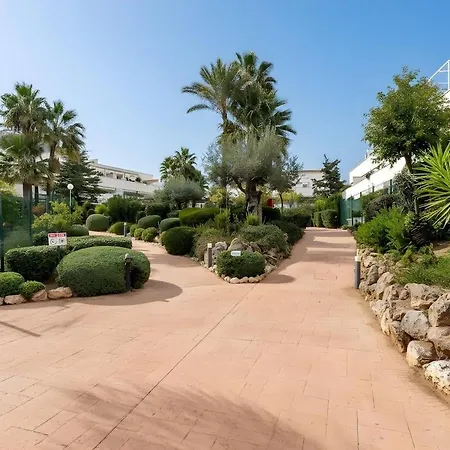 Exclusive Ground Floor With Large Garden In Puerto Banus *