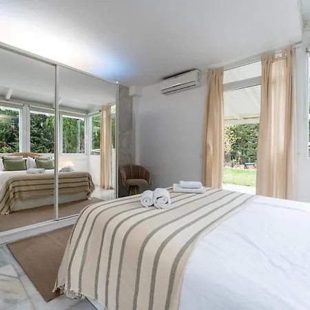 Exclusive Ground Floor With Large Garden In Puerto Banus Daire Marbella