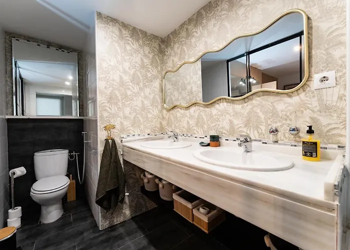 Апартаменти Exclusive Ground Floor With Large Garden In Puerto Banus