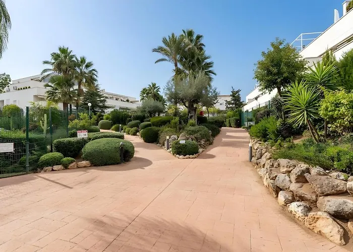 Exclusive Ground Floor With Large Garden In Puerto Banus *