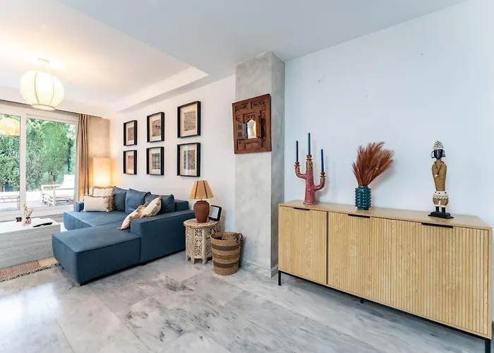 Exclusive Ground Floor With Large Garden In Puerto Banus Марбелья