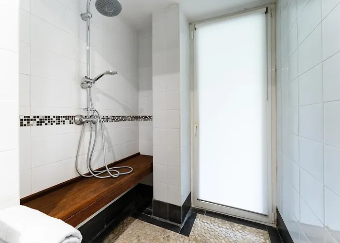 Exclusive Ground Floor With Large Garden In Puerto Banus Апартаменти *