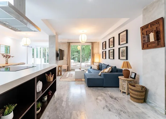 公寓 Exclusive Ground Floor With Large Garden In Puerto Banus 马尔韦利亚