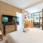 Exclusive Ground Floor With Large Garden In Puerto Banus Marbellac