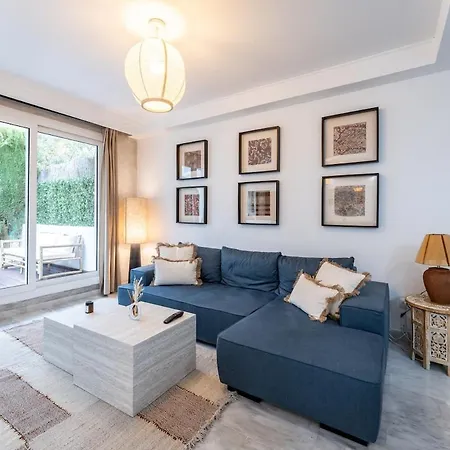 Exclusive Ground Floor With Large Garden In Puerto Banus *