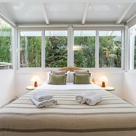 Exclusive Ground Floor With Large Garden In Puerto Banus 马尔韦利亚