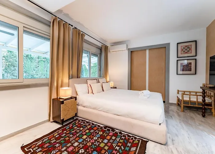 아파트 Exclusive Ground Floor With Large Garden In Puerto Banus 마르베야