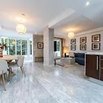 Lejlighed Exclusive Ground Floor With Large Garden In Puerto Banus Marbella
